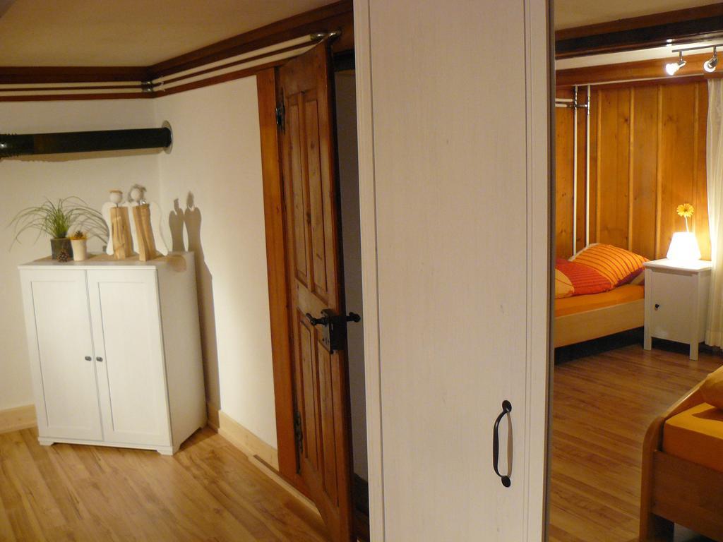 Apartment Lindi Lütschenthal Rom bilde