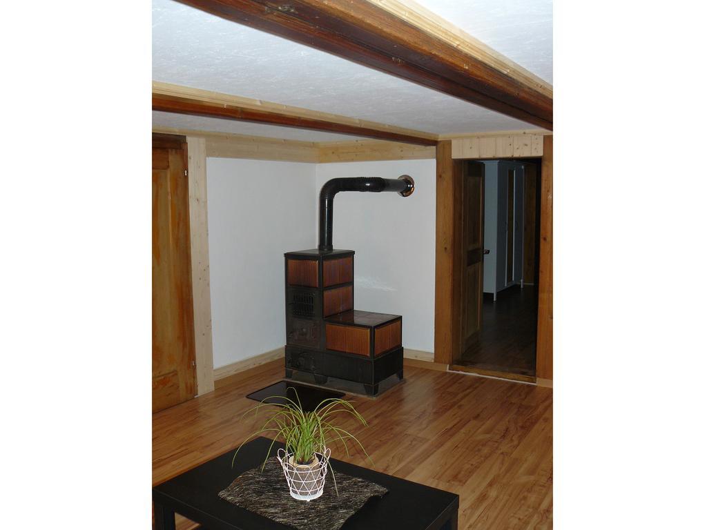 Apartment Lindi Lütschenthal Rom bilde